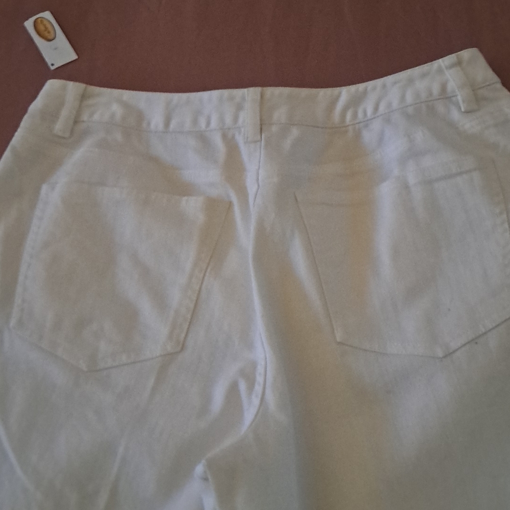 Ladies Capri Pants - Picture 4 of 5